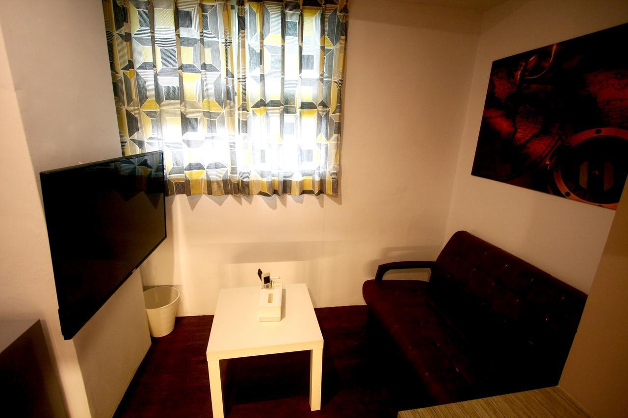 Color House Hostel Tajcshung Szoba fotó