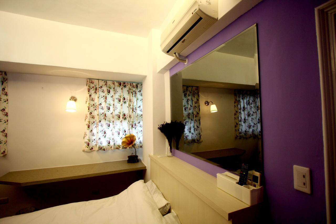 Color House Hostel Tajcshung Szoba fotó