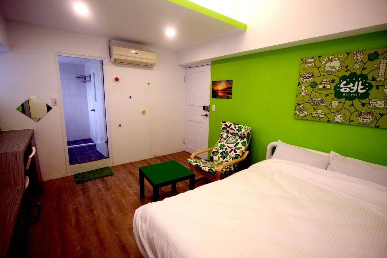 Color House Hostel Tajcshung Szoba fotó